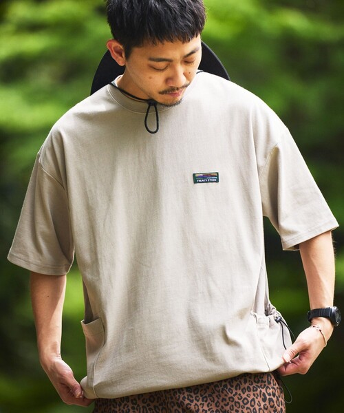 FREAK'S STORE(フリークスストア)の「限定展開 ビッグシルエット サイドポケット クルーネックTシャツ(Tシャツ/カットソー・メンズ・ホワイト/ブラック/ベージュ/ネイビー/グレー・SMALL/MEDIUM/LARGE)」の4枚目の写真