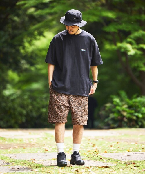 FREAK'S STORE(フリークスストア)の「限定展開 ビッグシルエット サイドポケット クルーネックTシャツ(Tシャツ/カットソー・メンズ・ホワイト/ブラック/ベージュ/ネイビー/グレー・SMALL/MEDIUM/LARGE)」の6枚目の写真