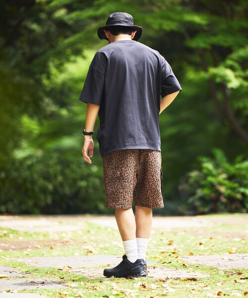 FREAK'S STORE(フリークスストア)の「限定展開 ビッグシルエット サイドポケット クルーネックTシャツ(Tシャツ/カットソー・メンズ・ホワイト/ブラック/ベージュ/ネイビー/グレー・SMALL/MEDIUM/LARGE)」の8枚目の写真