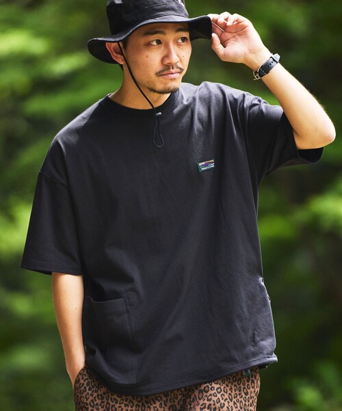 FREAK'S STORE(フリークスストア)の「限定展開 ビッグシルエット サイドポケット クルーネックTシャツ(Tシャツ/カットソー・メンズ・ホワイト/ブラック/ベージュ/ネイビー/グレー・SMALL/MEDIUM/LARGE)」の14枚目の写真