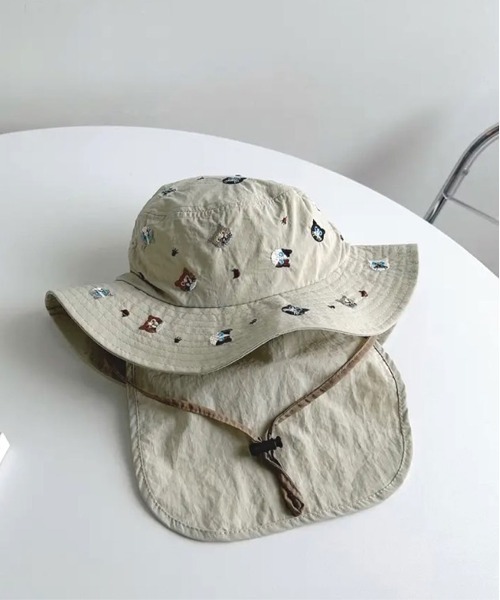 Bambin(ボンバン)の「【 Bambin / ボンバン 】 刺繍 バラエティ バケットハット / 日除け付き UVカット(ハット・キッズ・ライトグレー/ホワイト/ピンク/ベージュ/ネイビー/セージグリーン・FREE)」の9枚目の写真
