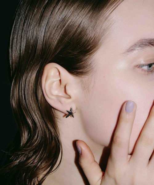 LAPUIS（ラピュイ）の「LAPUIS(ラピュイ)Coil Star pierced earrings A（ピアス（両耳用）・レディース・ゴールド/マルチ・FREE）」の11枚目の写真