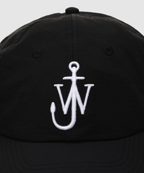 JW Anderson（ジェイダブリューアンダーソン）の「キャップ（キャップ・メンズ・ブラック・ONE SIZE）」の3枚目の写真
