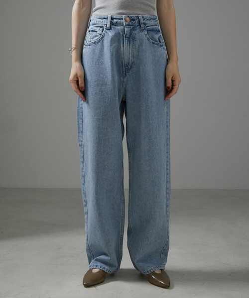 SALON adam et rope'（サロン アダム エ ロペ）の「【RED CARD TOKYO（レッドカードトーキョー）】DAKOTA/ダコタ（デニムパンツ・レディース・ブルー系その他6・23/24/25/26/22）」の3枚目の写真