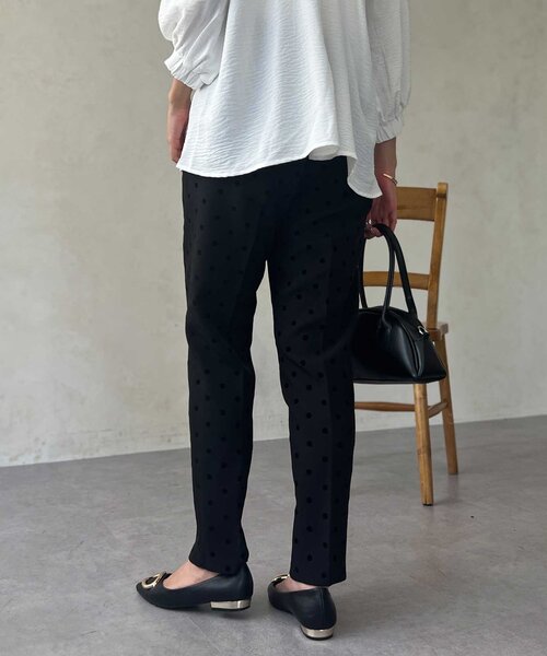 Chez toi（シェトワ）の「【PMサイズ展開あり】フロッキードットテーパードパンツ（その他パンツ・レディース・アイボリー/ネイビー/ブラック・MEDIUM/PM）」の12枚目の写真