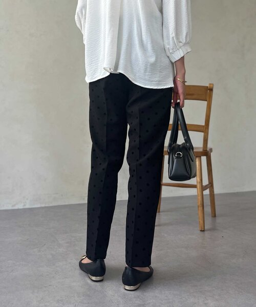 Chez toi（シェトワ）の「【PMサイズ展開あり】フロッキードットテーパードパンツ（その他パンツ・レディース・アイボリー/ネイビー/ブラック・MEDIUM/PM）」の13枚目の写真