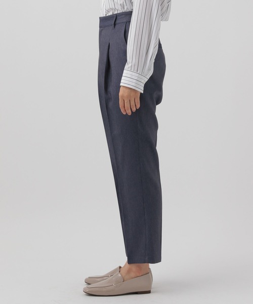 Elura（エルーラ）の「＜レギュラー／低身長サイズ＞大人デニムテーパードパンツ／143164（デニムパンツ・レディース・ネイビー・FREE(S)/LARGE/MEDIUM）」の7枚目の写真