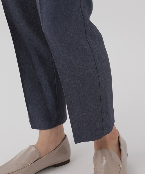 Elura（エルーラ）の「＜レギュラー／低身長サイズ＞大人デニムテーパードパンツ／143164（デニムパンツ・レディース・ネイビー・FREE(S)/LARGE/MEDIUM）」の11枚目の写真