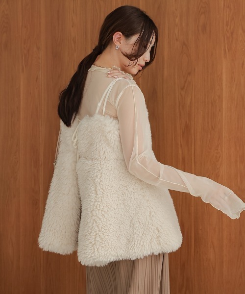 Bab（バブ）の「ペプラムファーキャミベスト（ベスト・レディース・アイボリー/チャコールグレー/モカ・FREE）」の8枚目の写真