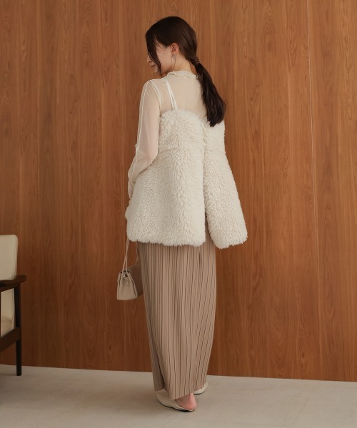 Bab（バブ）の「ペプラムファーキャミベスト（ベスト・レディース・アイボリー/チャコールグレー/モカ・FREE）」の9枚目の写真