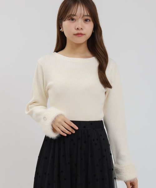 ASTORIA ODIER（アストリアオディール）の「袖ファーヤーン リブニットプルオーバー（ニット/セーター・レディース・ピンクベージュ/ホワイト/ブラック・MEDIUM/SMALL）」の2枚目の写真