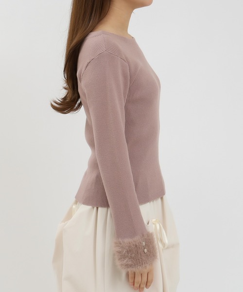 ASTORIA ODIER（アストリアオディール）の「袖ファーヤーン リブニットプルオーバー（ニット/セーター・レディース・ピンクベージュ/ホワイト/ブラック・MEDIUM/SMALL）」の11枚目の写真