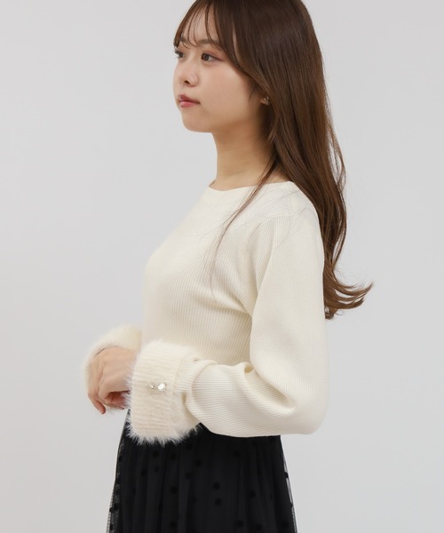 ASTORIA ODIER（アストリアオディール）の「袖ファーヤーン リブニットプルオーバー（ニット/セーター・レディース・ピンクベージュ/ホワイト/ブラック・MEDIUM/SMALL）」の20枚目の写真