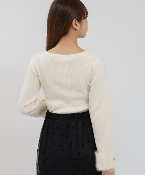 ASTORIA ODIER（アストリアオディール）の「袖ファーヤーン リブニットプルオーバー（ニット/セーター・レディース・ピンクベージュ/ホワイト/ブラック・MEDIUM/SMALL）」の19枚目の写真