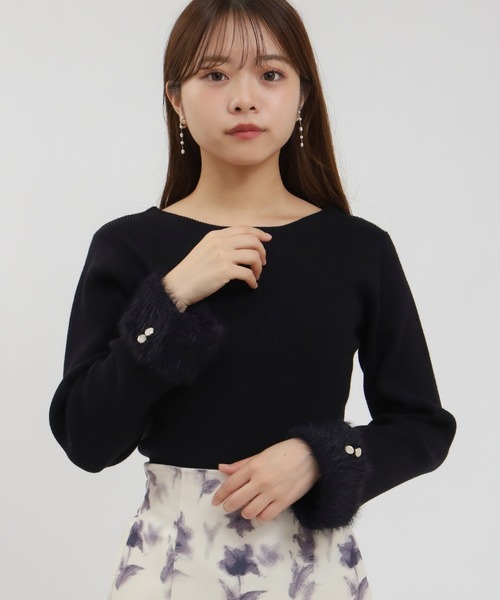 ASTORIA ODIER（アストリアオディール）の「袖ファーヤーン リブニットプルオーバー（ニット/セーター・レディース・ピンクベージュ/ホワイト/ブラック・MEDIUM/SMALL）」の17枚目の写真