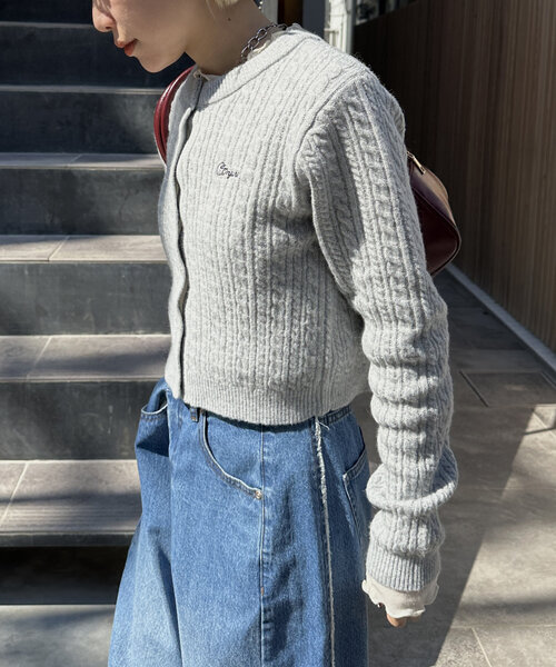 w closet（ダブルクローゼット）の「【７色展開】ケーブル刺繍カーディガン（カーディガン/ボレロ・レディース・パープル/ネイビー/レッド/オフホワイト/グレー/イエロー/ブルー・FREE）」の21枚目の写真