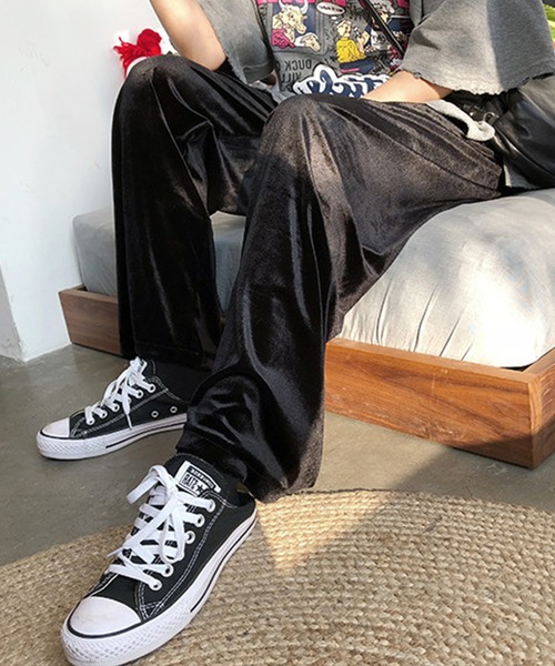IRADOWL(アイラドール)の「ベロア素材ブラックカラーロングパンツ(その他パンツ・レディース・ブラック・LARGE/MEDIUM/SMALL)」の13枚目の写真