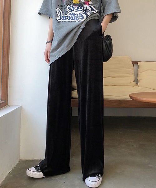 IRADOWL(アイラドール)の「ベロア素材ブラックカラーロングパンツ(その他パンツ・レディース・ブラック・LARGE/MEDIUM/SMALL)」の3枚目の写真