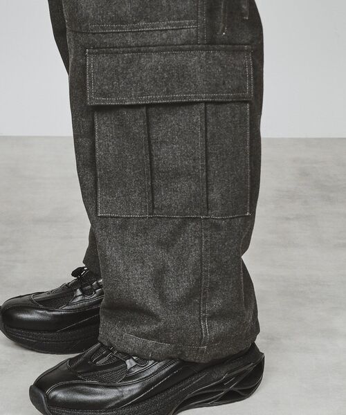 tk.TAKEO KIKUCHI（ティーケータケオキクチ）の「◆起毛テクニカルカーゴパンツ（カーゴパンツ・メンズ・チャコールグレー/ブラウン系その他/ブラック/ネイビー系2/グレー系2・01/02/03）」の12枚目の写真