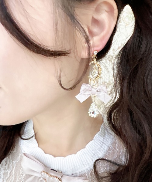 ROJITA（ロジータ）の「クリスタルビジュ付きムーンイヤリング（イヤリング・レディース・ボルドー/ピンク/ブラック・FREE）」の10枚目の写真