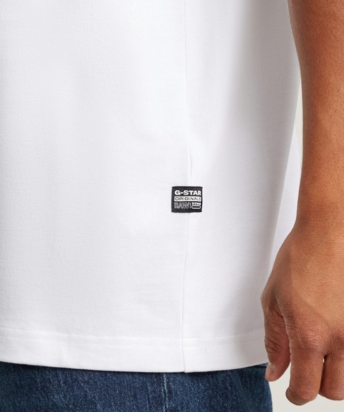 G-STAR（ジースター）の「FLOCK G-SCRIPT LOOSE T-SHIRT/フロックプリントロゴオーバーサイズTシャツ（Tシャツ/カットソー・メンズ・ダークブラック/ホワイト・X-SMALL/SMALL/MEDIUM/LARGE/X-LARGE）」の3枚目の写真