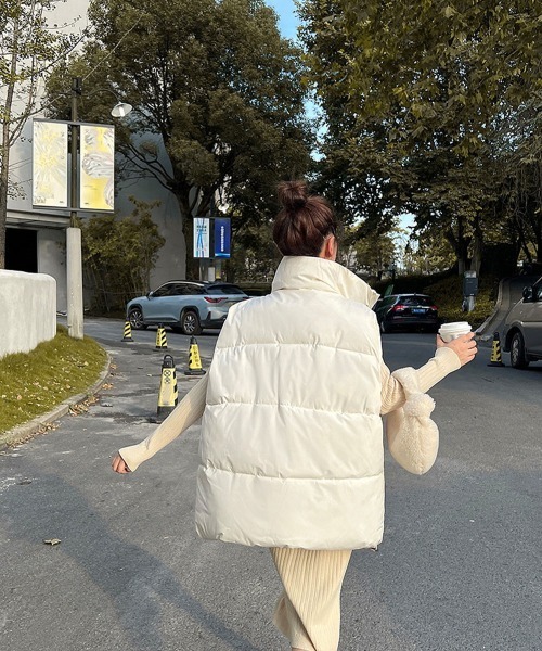 Miniministore(ミニミニストア)の「エコダウンベストレディース暖か中綿ベスト(ダウンベスト・レディース・アイボリー/ブラック・FREE)」の9枚目の写真