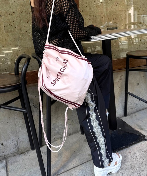 FOREVER 21（フォーエバー トゥエンティーワン）の「【2025SS】アソートナップサック（バックパック/リュック・レディース・ピンク/チェック/ブラック・FREE）」の2枚目の写真