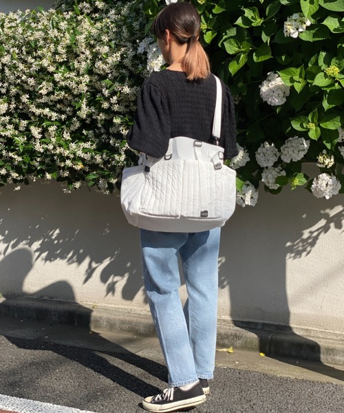 SOLPRESA(ソルプレーサ)の「●【洗濯機洗い可能】キルティングショルダートートバッグ(ショルダーバッグ・レディース・ホワイト/ブラック/チャコールグレー/グレイッシュベージュ・ONE SIZE)」の21枚目の写真