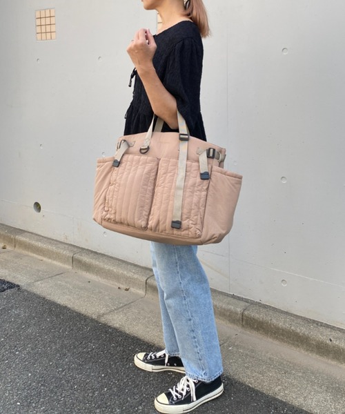 SOLPRESA(ソルプレーサ)の「●【洗濯機洗い可能】キルティングショルダートートバッグ(ショルダーバッグ・レディース・ホワイト/ブラック/チャコールグレー/グレイッシュベージュ・ONE SIZE)」の20枚目の写真