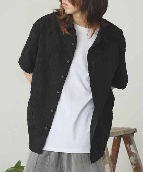 ROOPTOKYO（ループトウキョウ）の「【70%OFF】フラワー刺繍 レギュラーカラー半袖シャツ（シャツ/ブラウス・メンズ・ブラック/ホワイト・XL/L）」の8枚目の写真