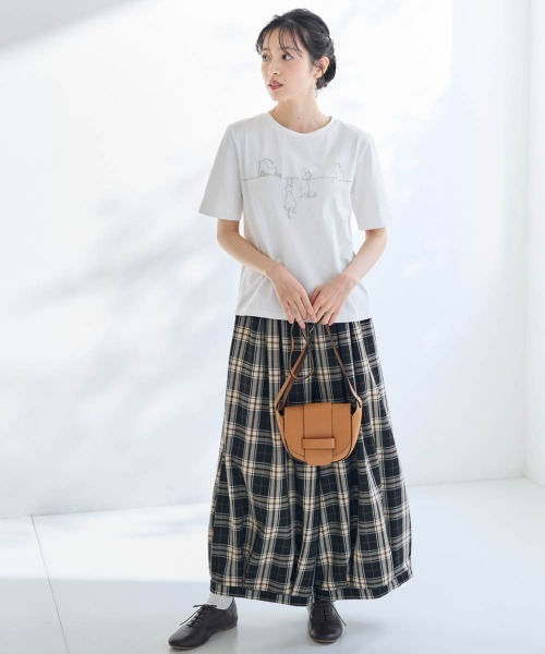 SMILE LAND(スマイルランド)の「<大きいサイズ>綿100%猫刺しゅうTシャツ【Otona Purete】(Tシャツ/カットソー・レディース・ブラック/オフホワイト・LL/3L/5L/L/4L)」の19枚目の写真