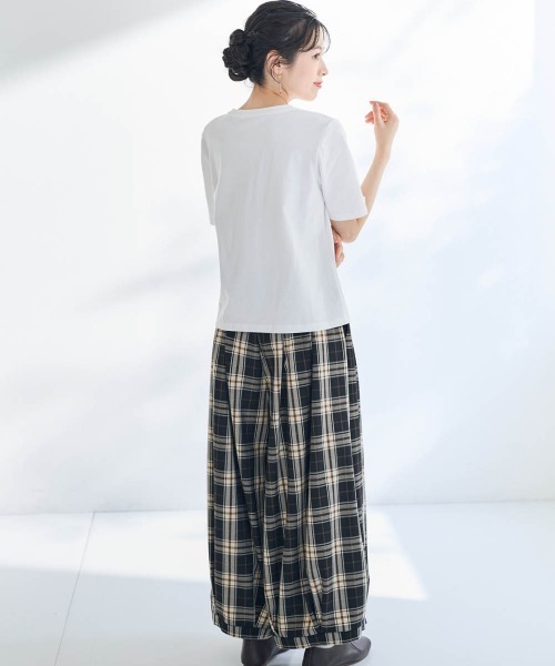 SMILE LAND(スマイルランド)の「<大きいサイズ>綿100%猫刺しゅうTシャツ【Otona Purete】(Tシャツ/カットソー・レディース・ブラック/オフホワイト・LL/3L/5L/L/4L)」の21枚目の写真