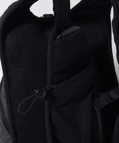 NIKE(ナイキ)の「【NIKE/ナイキ 】コミューター エリート バックパック (容量:約15L)(バックパック/リュック・メンズ・ブラック/ブラック系1・FREE)」の17枚目の写真