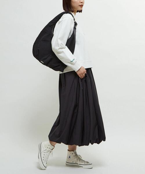 CONVERSE TOKYO（コンバーストウキョウ）の「2WAY NYLON GATHER MOON SHOULDER BAG（ショルダーバッグ・レディース・ブラック/カーキ/ライトベージュ・FREE）」の7枚目の写真