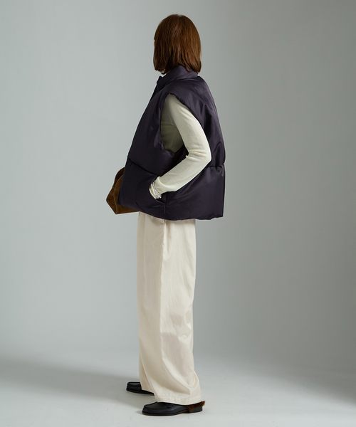 VERMEIL par iena（ヴェルメイユパーイエナ）の「シルクライクサテン リラックスパンツ（その他パンツ・レディース・ブラック/ブラウン/ホワイト・40/38/36）」の13枚目の写真