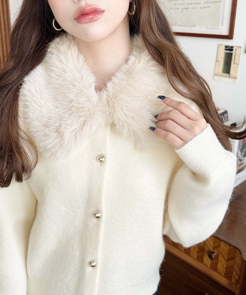 セール】フェイクファーティペット付き金ボタンもちもちニット