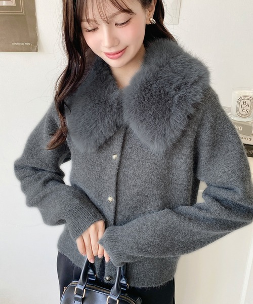 セール】フェイクファーティペット付き金ボタンもちもちニット