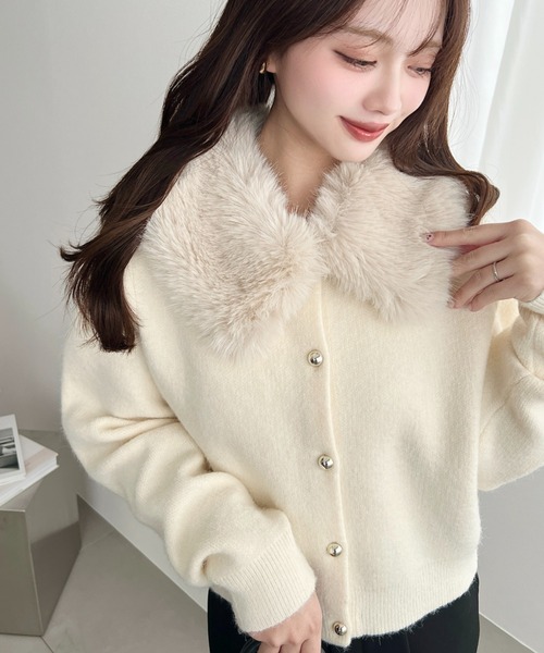 アデュートリステス カシミヤ混ロングニットカーディガン フェイクファーポケット セール】フェイクファーティペット付き金ボタンもちもちニット
