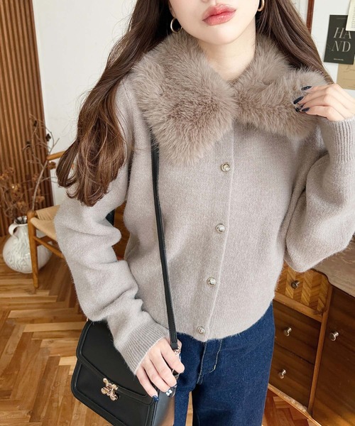 セール】フェイクファーティペット付き金ボタンもちもちニット