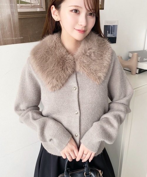 セール】フェイクファーティペット付き金ボタンもちもちニット