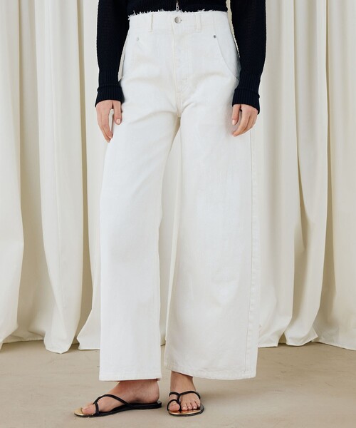 DES PRES（デ・プレ）の「ペインティングホワイトデニム ラウンドパンツ（デニムパンツ・レディース・ホワイト・34/36/32）」の3枚目の写真