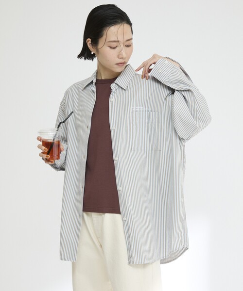 Firsthand（ファーストハンド）の「MA Firsthand/マ ファーストハンド BASIC LOGO STRIPE SHIRT / ベーシックロゴストライプシャツ（シャツ/ブラウス・レディース・サックスブルー/ピンク/ホワイト・FREE）」の2枚目の写真