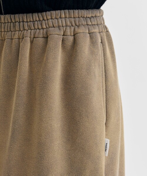 BASICKS ベーシックス　ミドル丈スウェット BASICKS/ベーシックス】Fade Large Fit Sweat Trouser