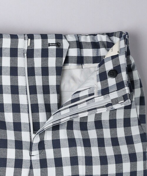 UNITED ARROWS(ユナイテッドアローズ)の「シャイニー ギンガムチェック パンツ(その他パンツ・レディース・ブラック/ライトピンク/ネイビー・32/34/36/38/40/42)」の22枚目の写真