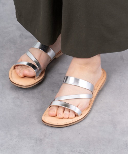 Rivel(リヴェル)の「【L’ ANGOLO DEL CUOIO/ランゴロデルクオイオ】レザーサンダル フラットサンダル(サンダル・レディース・ホワイト/シルバー/ブラック・38/39/36/37)」の7枚目の写真