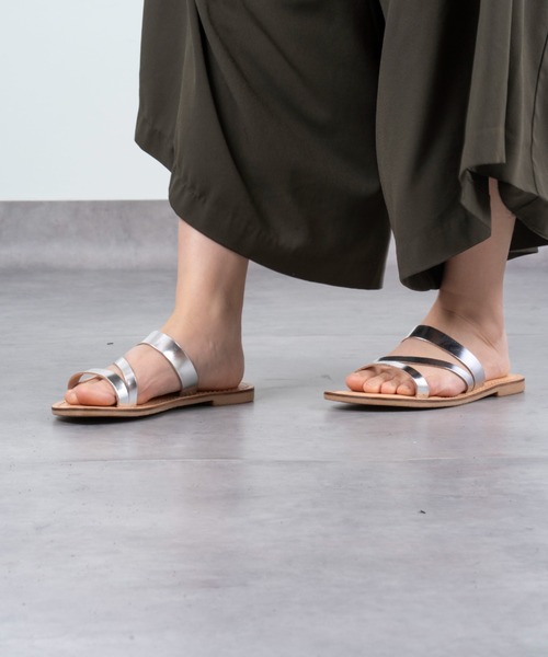 Rivel(リヴェル)の「【L’ ANGOLO DEL CUOIO/ランゴロデルクオイオ】レザーサンダル フラットサンダル(サンダル・レディース・ホワイト/シルバー/ブラック・38/39/36/37)」の10枚目の写真