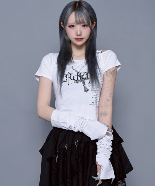REFLEM/レフレム』アームカバー付きクロップドTシャツ（Tシャツ