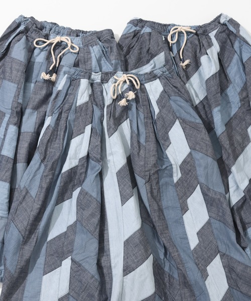 KRIFF MAYER Lady's Collection（クリフメイヤーレディースコレクション）の「【綿100%】インディゴパッチワークスカート（スカート・レディース・ダークブルー/インディゴブルー/ライトブルー・MEDIUM/LARGE）」の19枚目の写真