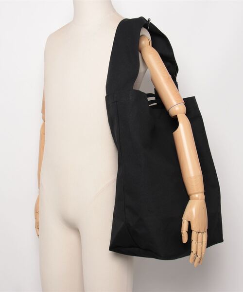 yorozu(ヨロズ)の「【YOROZU】別注 CANVAS sash shoulder No.1(ショルダーバッグ・メンズ・ブラック/アイボリー・FREE)」の6枚目の写真