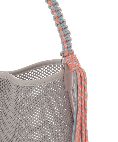 BAYFLOW（ベイフロー）の「コード編みHDメッシュトート（ハンドバッグ・レディース・ブラック/グレー・FREE）」の5枚目の写真